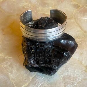 James Pioche Navajo Artist Sterling Silver CUFF Bracelet 47 gr. Subtle Modernist